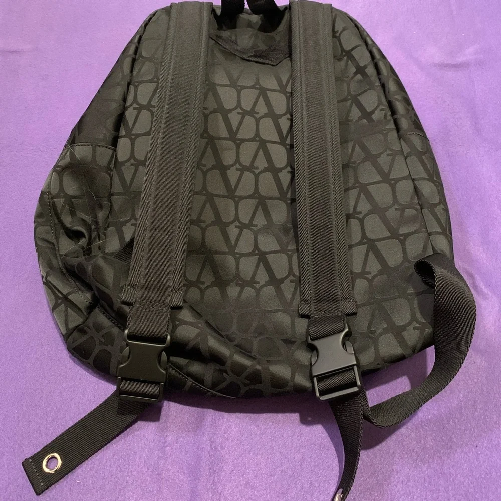 Valentino Garavani VLogo Backpack